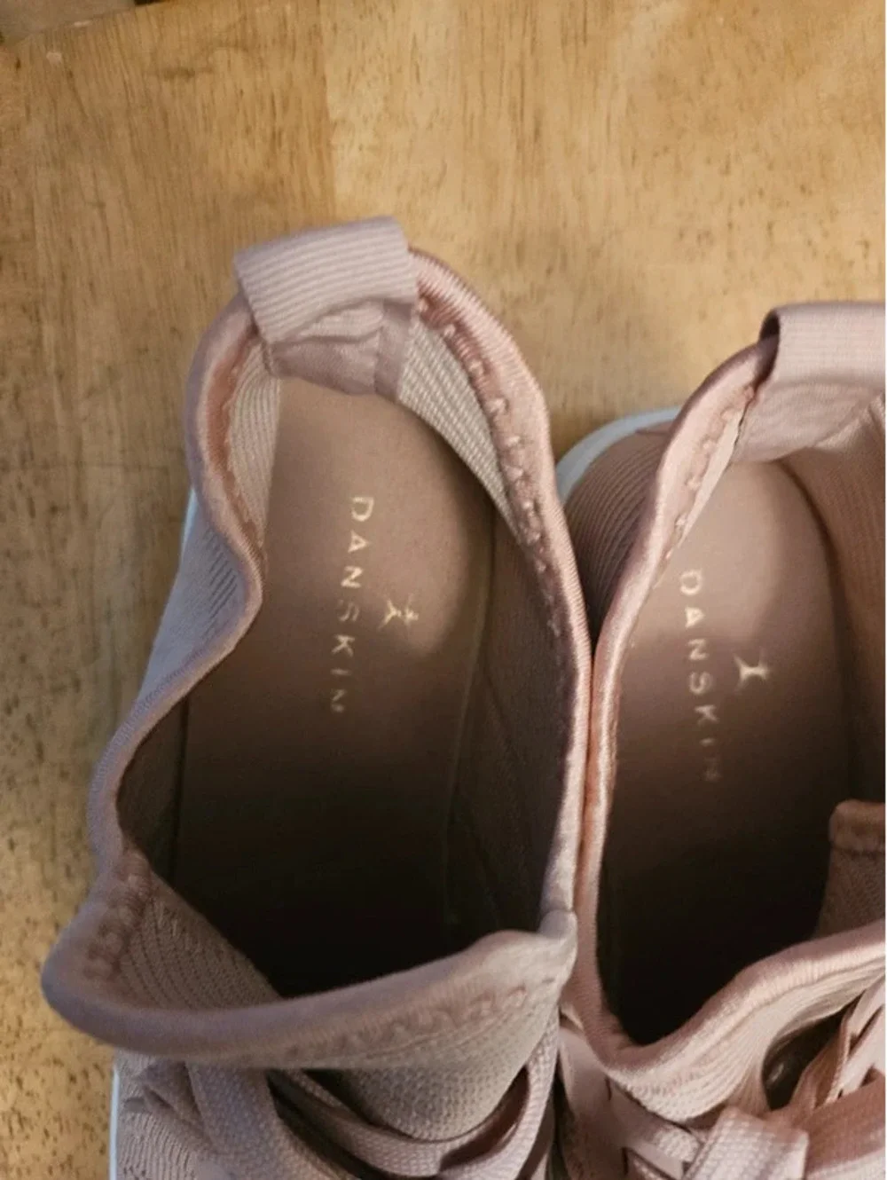 Danskin Action Women's Sneakers Pink Memory Foam Knit Lace Up Shoes US 10 NWT